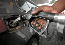 Marketers keep high price as crude drops